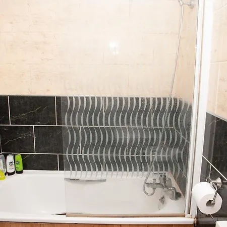 1 Bedroom Flat In Central Apartman *